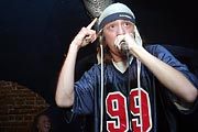 Празднование двухлетия R&B вечеринок в Ballantine's Bar