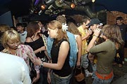Празднование двухлетия R&B вечеринок в Ballantine's Bar