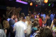 Празднование двухлетия R&B вечеринок в Ballantine's Bar