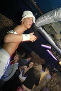 Празднование двухлетия R&B вечеринок в Ballantine's Bar