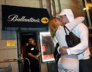 Празднование двухлетия R&B вечеринок в Ballantine's Bar