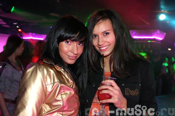 Показ свадебных платьев @ B Club